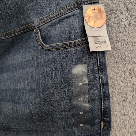 Lane Bryant Jegging Size 28 Wash High-Rise Flex Magic Waistband Distressed NWT - Picture 2 of 16
